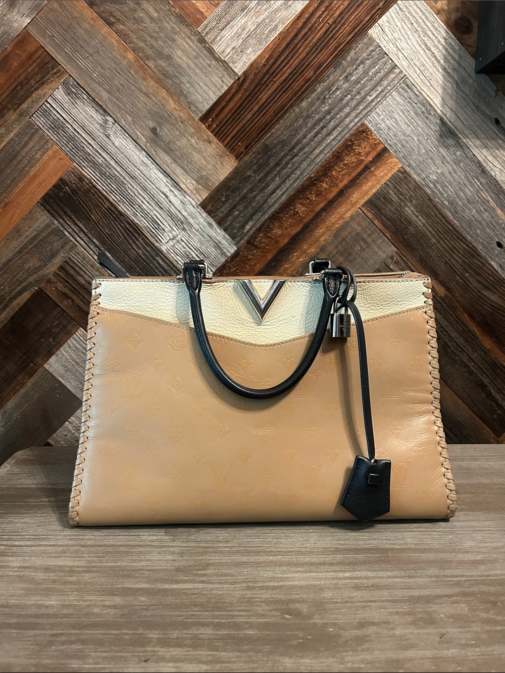 Louis Vuitton Very Zipped Tote